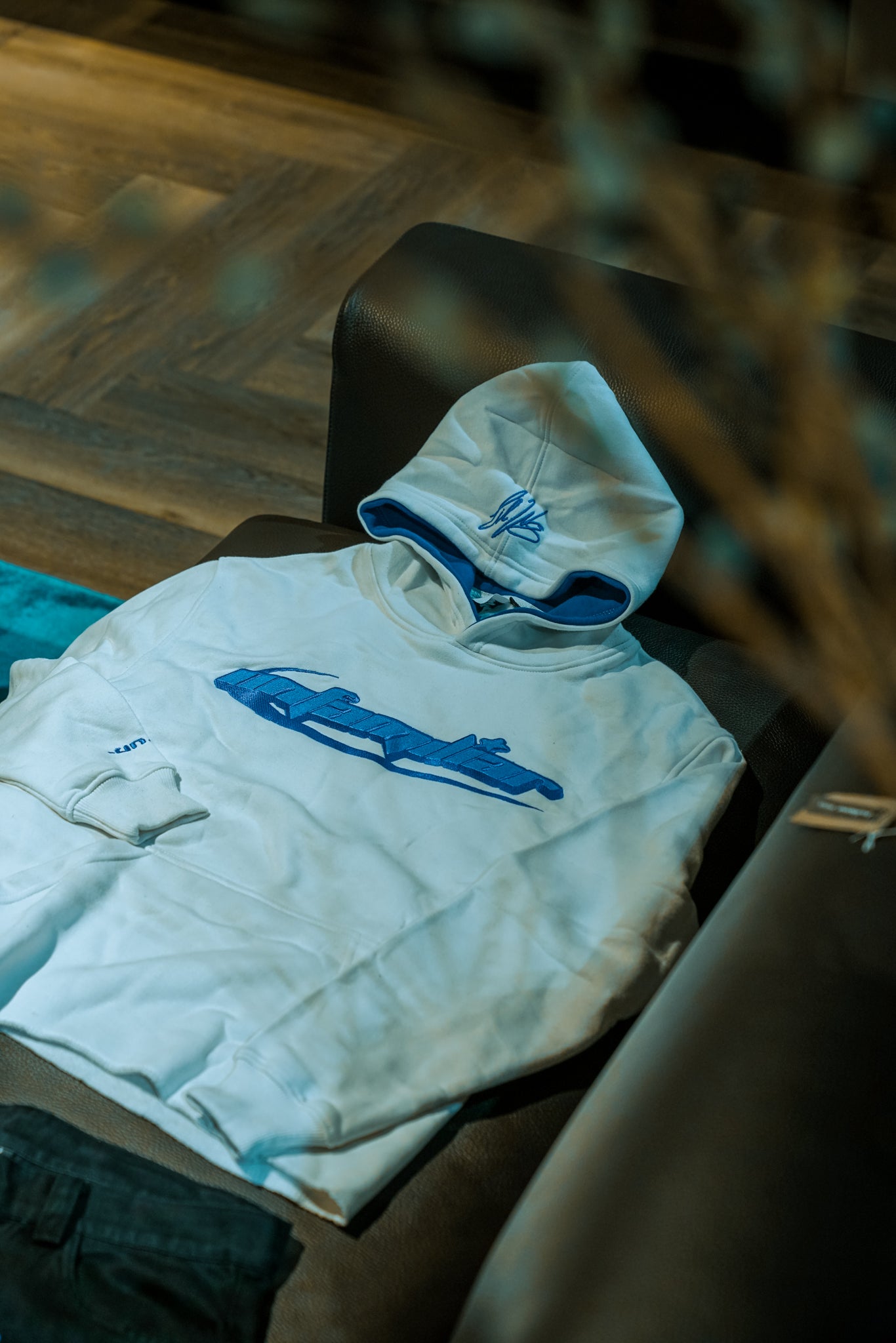 UNFAMILIAR cobalt embroidery hoodie